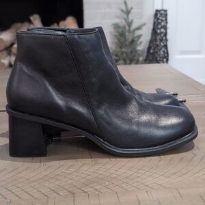 Danielle Journey Y2K 90s Black Leather Square Toe Block Heel Ankle Boots Sz 10